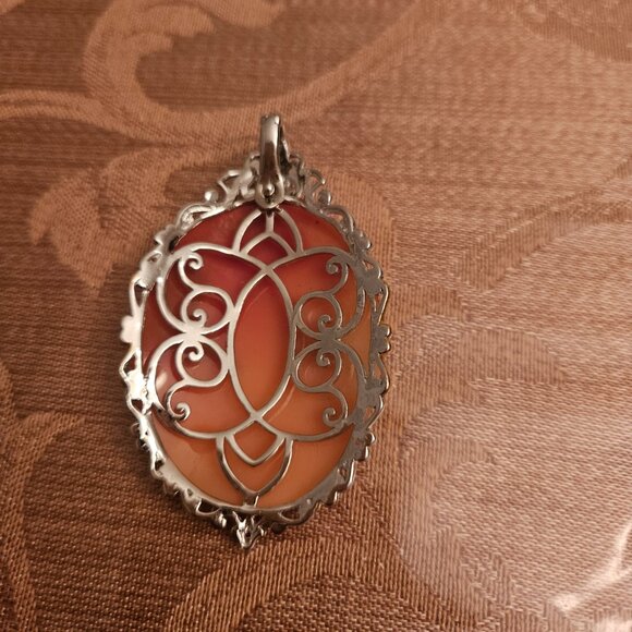 Vintage Sterling Silver and Palladium Carved Shell Cameo Pendant - Picture 4 of 7